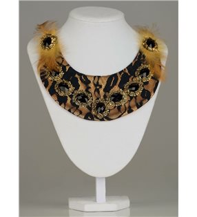 Necklace with lace